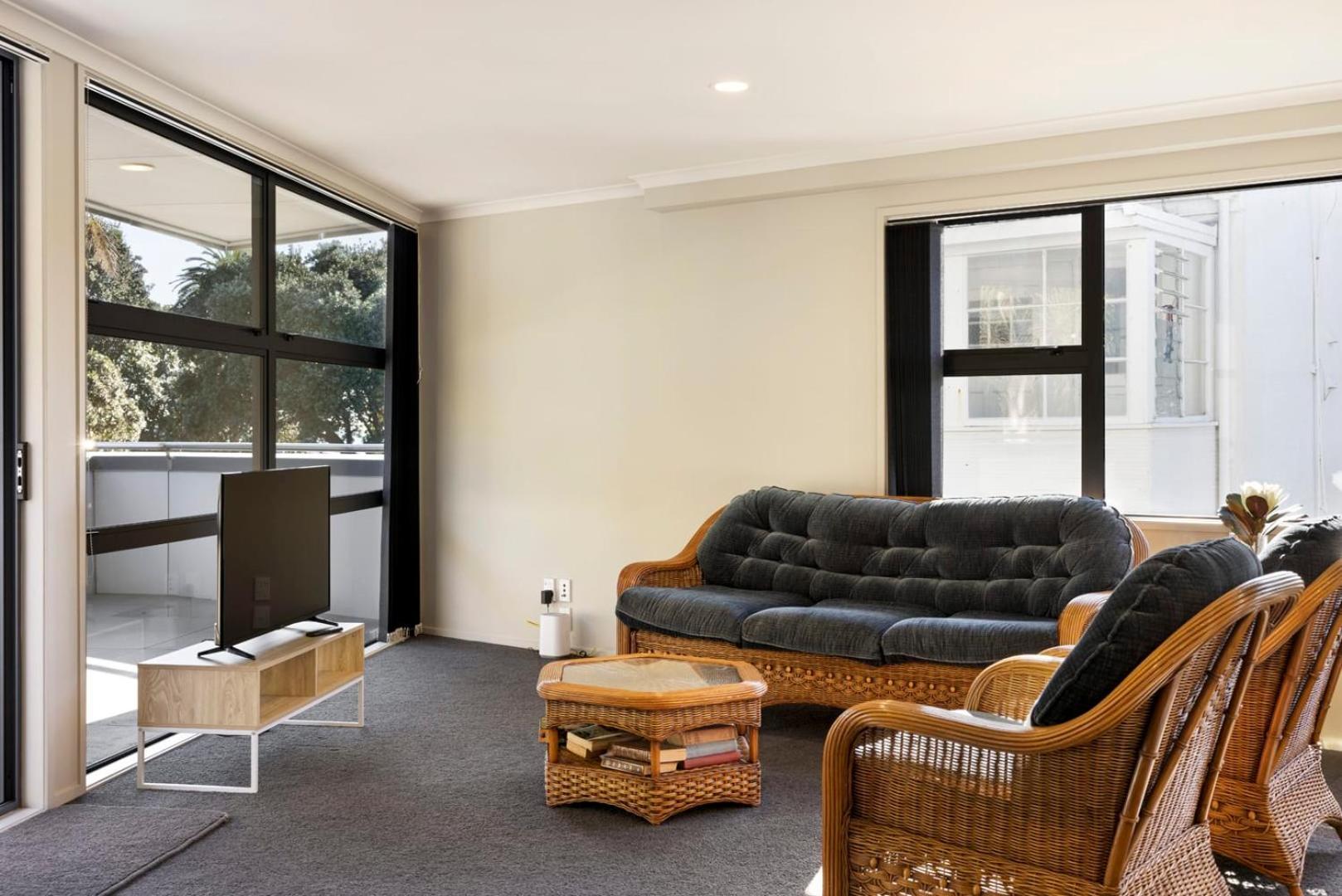 Pacific Escape - Downtown, Beach & Sea Views Mount Maunganui Exterior photo