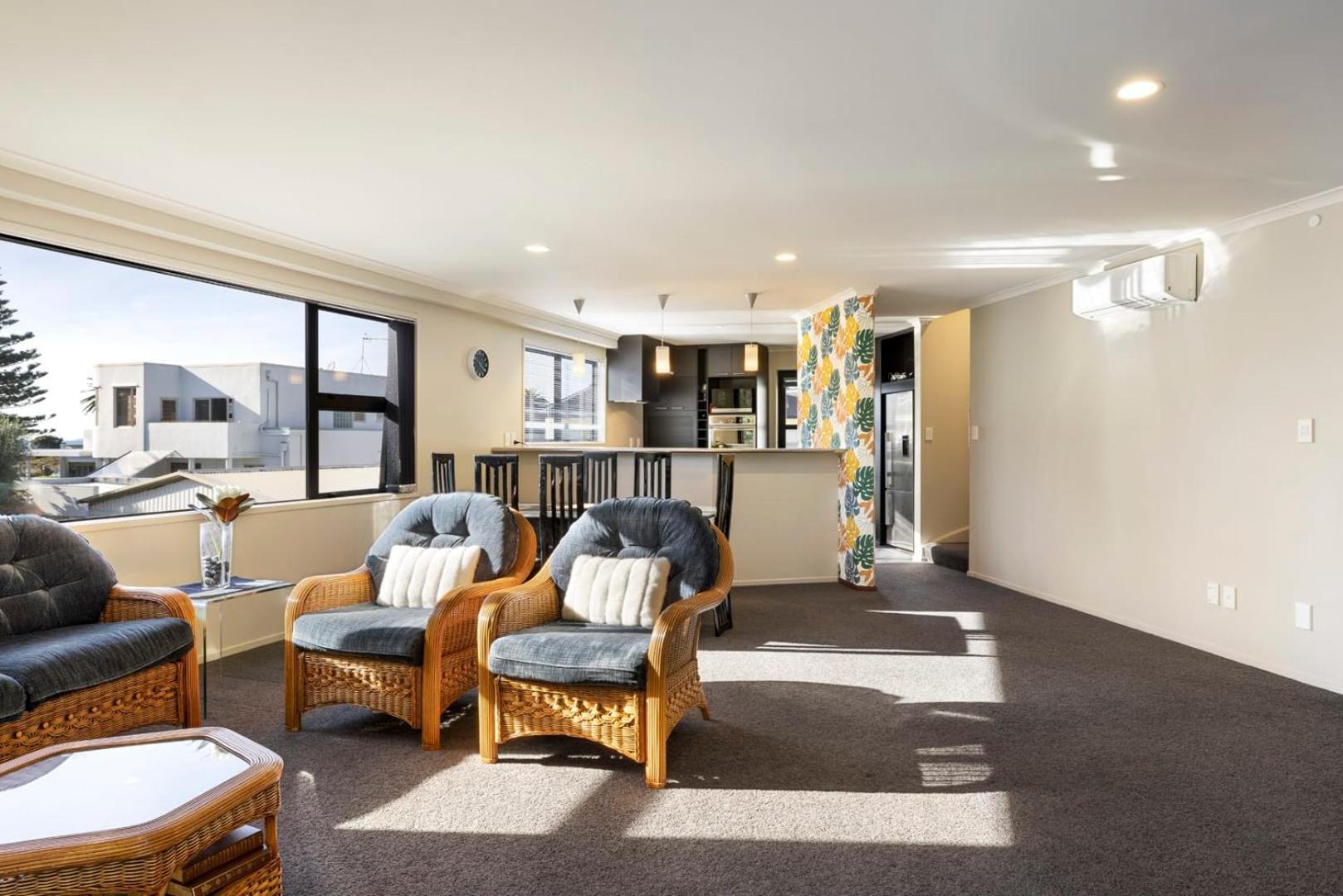 Pacific Escape - Downtown, Beach & Sea Views Mount Maunganui Exterior photo