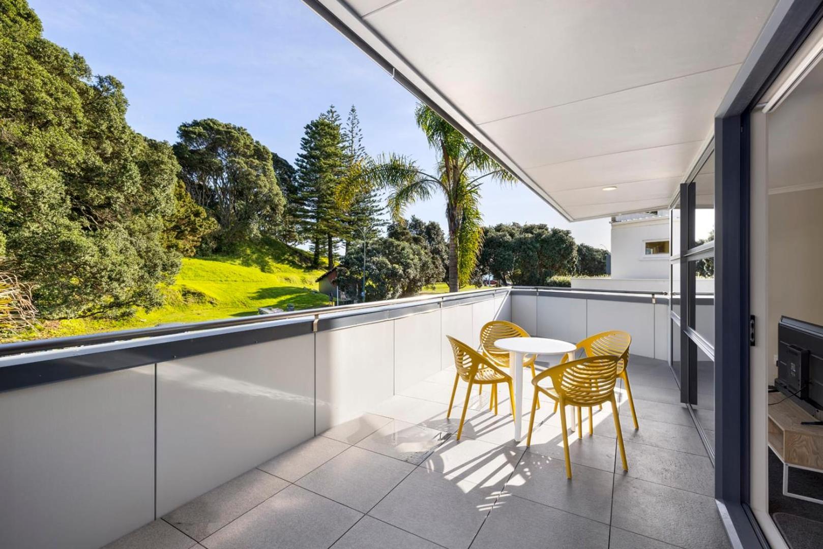 Pacific Escape - Downtown, Beach & Sea Views Mount Maunganui Exterior photo