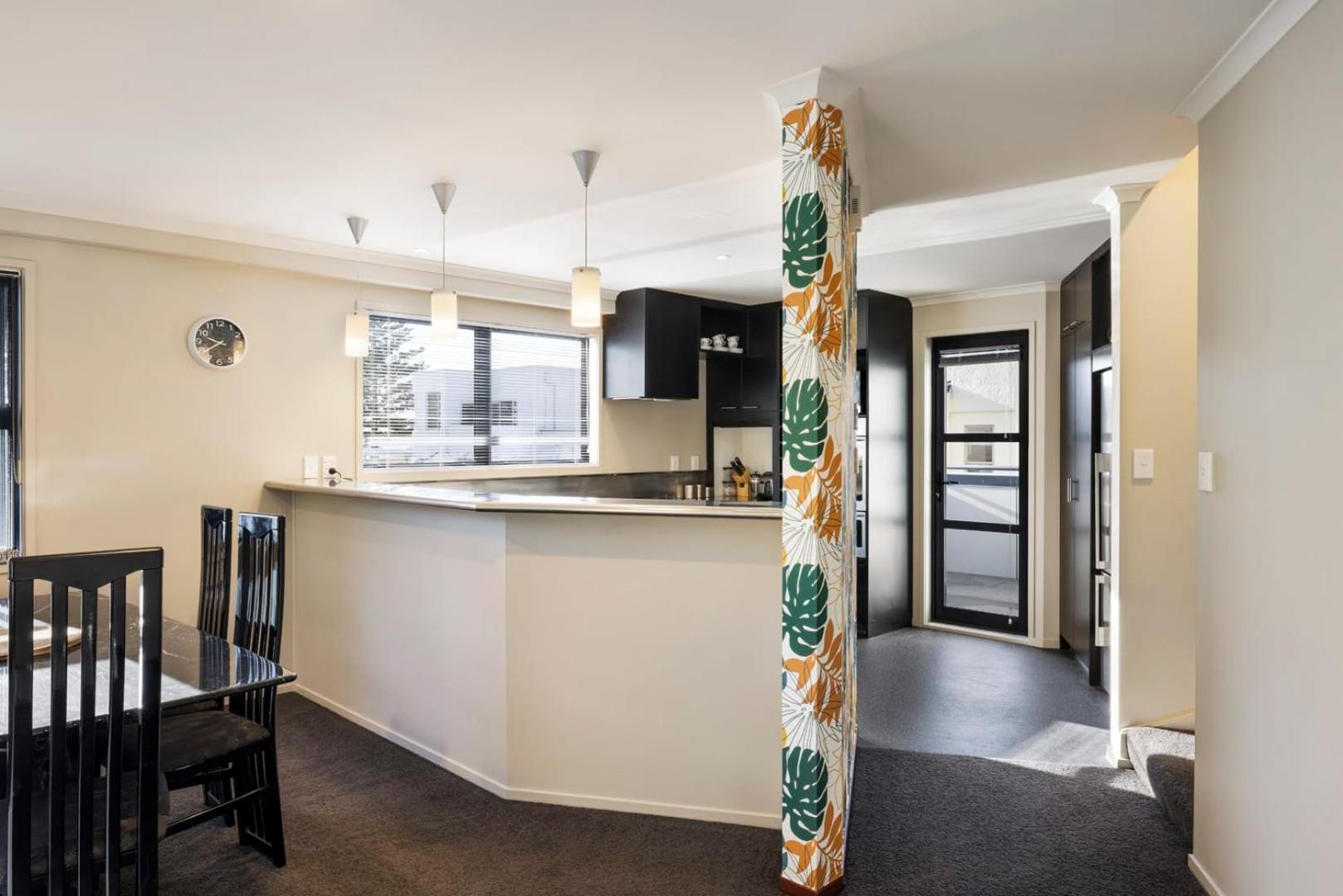 Pacific Escape - Downtown, Beach & Sea Views Mount Maunganui Exterior photo